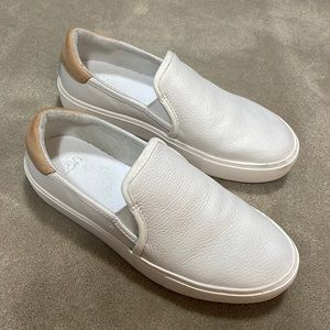 UGG Cas Slip-On Sneaker - White Leather - Size 7.5
